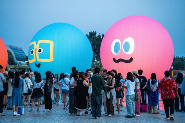 策利配资 北京公园太会整活儿了，“显眼包们”须遵循两大原则